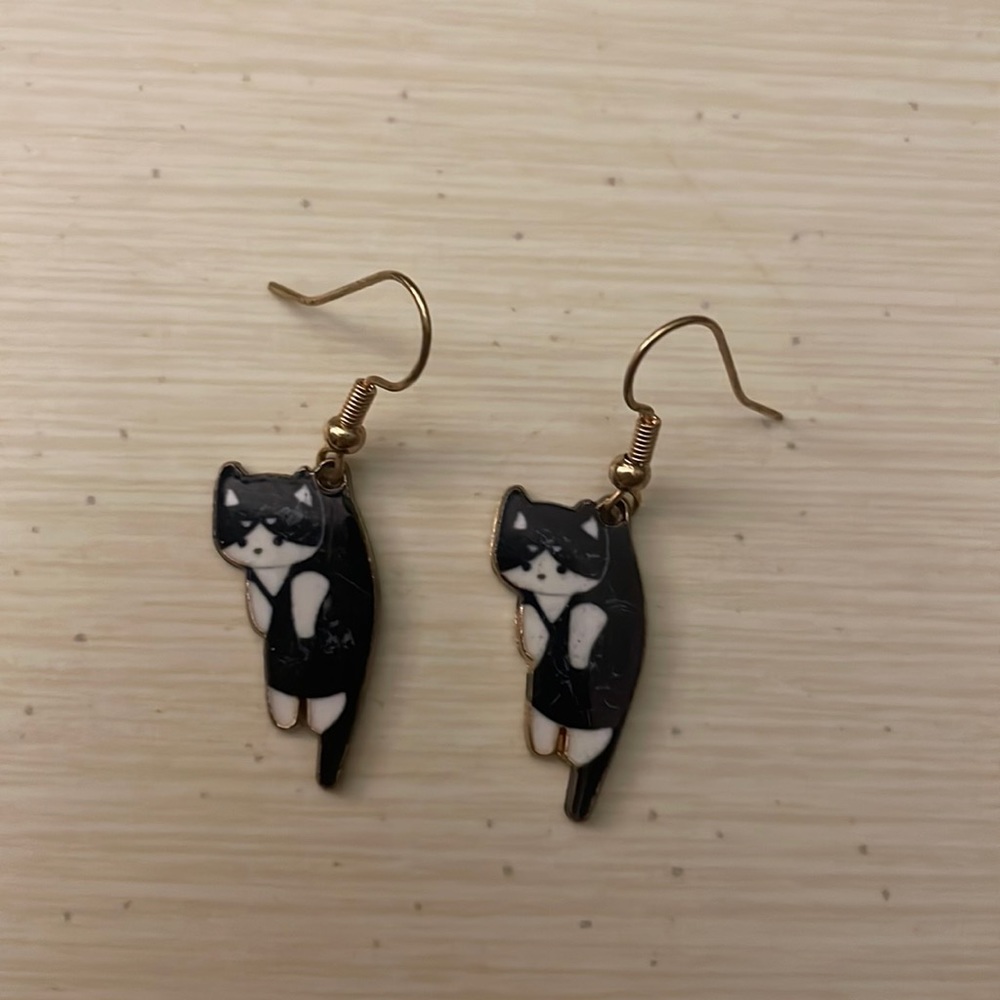 Dangling Cat Earrings